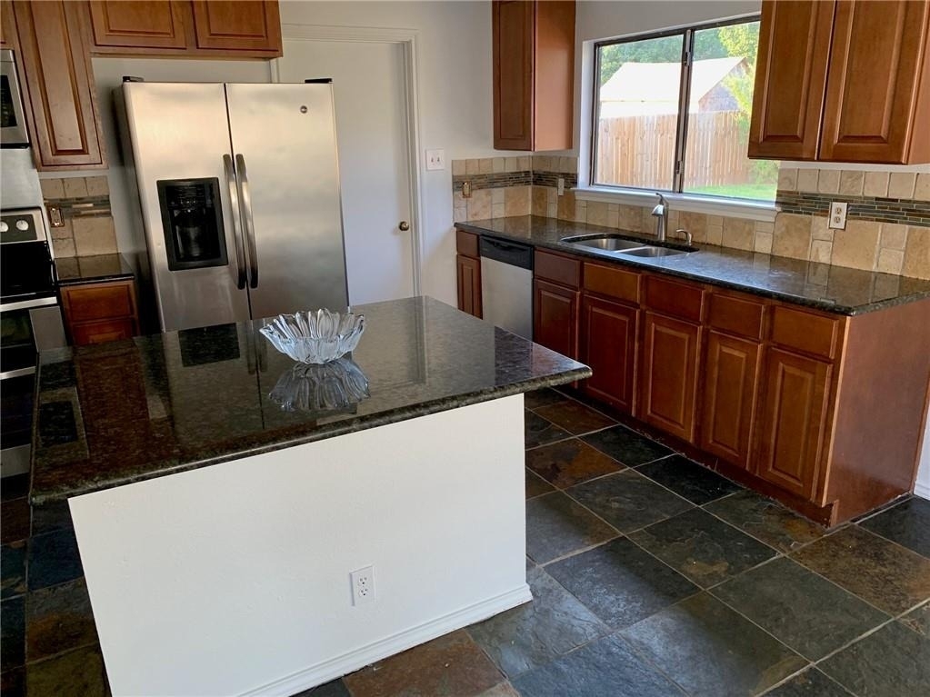 2907 Donnell Dr - Photo 4