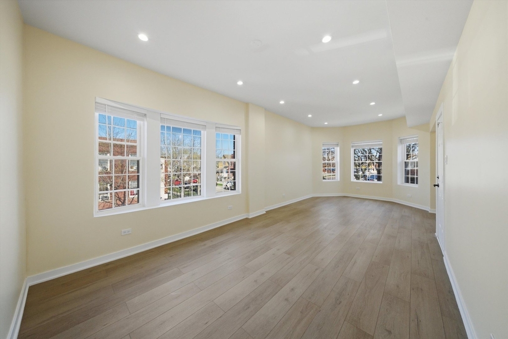 4957 W Superior Street - Photo 2