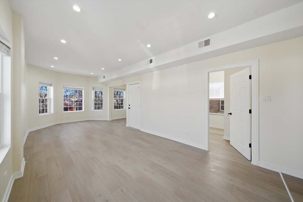 4957 W Superior Street - Photo 6
