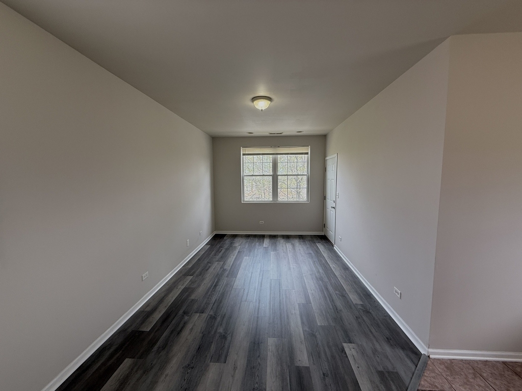 7952 S Carpenter Street - Photo 2