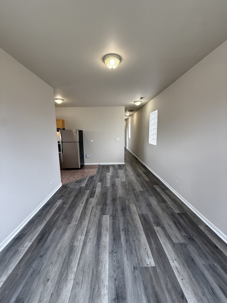 7952 S Carpenter Street - Photo 1