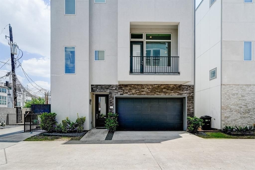 8409 Hempstead Road - Photo 0