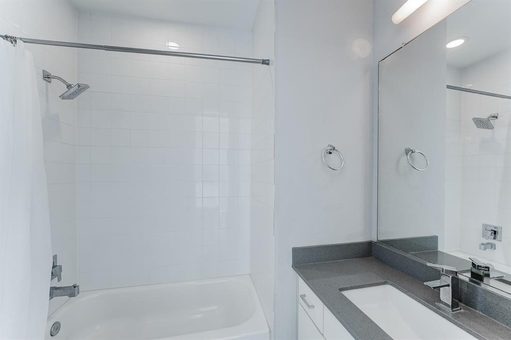 8409 Hempstead Road - Photo 32