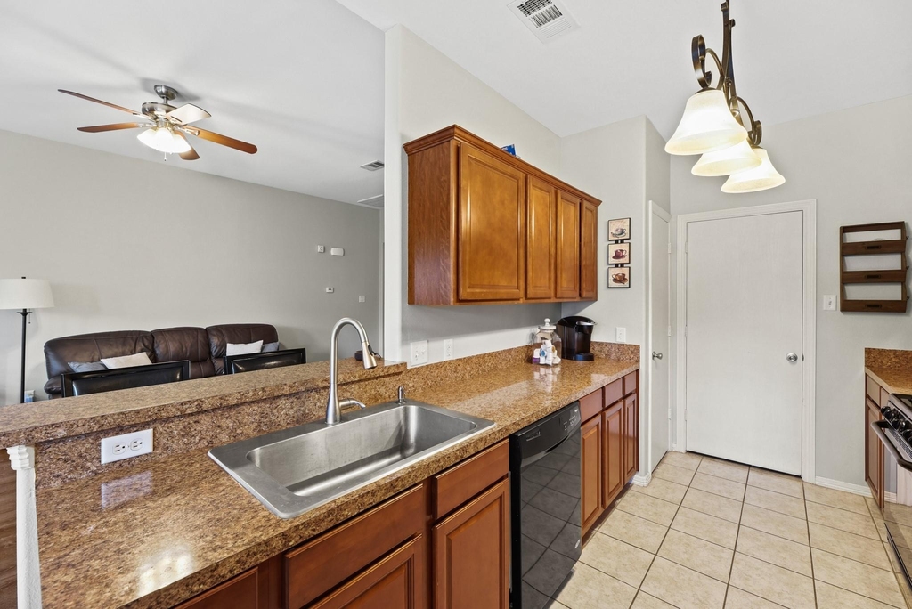 32018 Anne Lane - Photo 8
