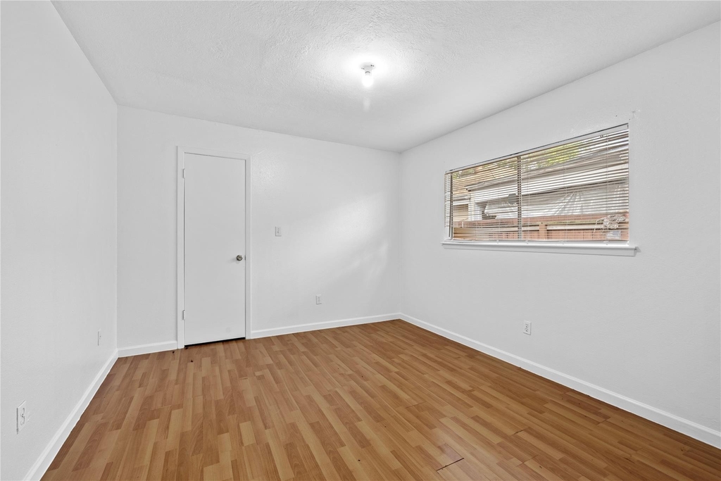 6327 Lynkat Lane - Photo 19