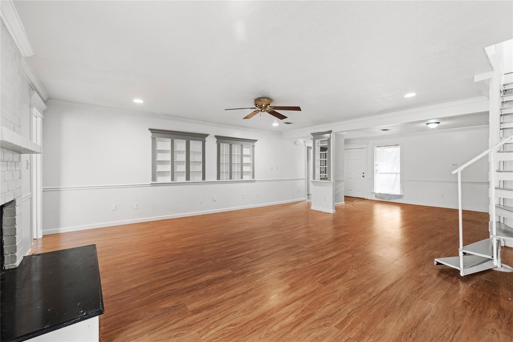 6327 Lynkat Lane - Photo 8