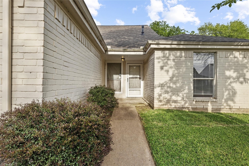 6327 Lynkat Lane - Photo 2