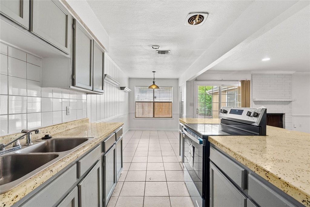 6327 Lynkat Lane - Photo 10