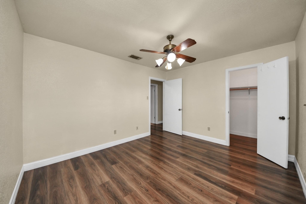 8407 Kirchner Road - Photo 17