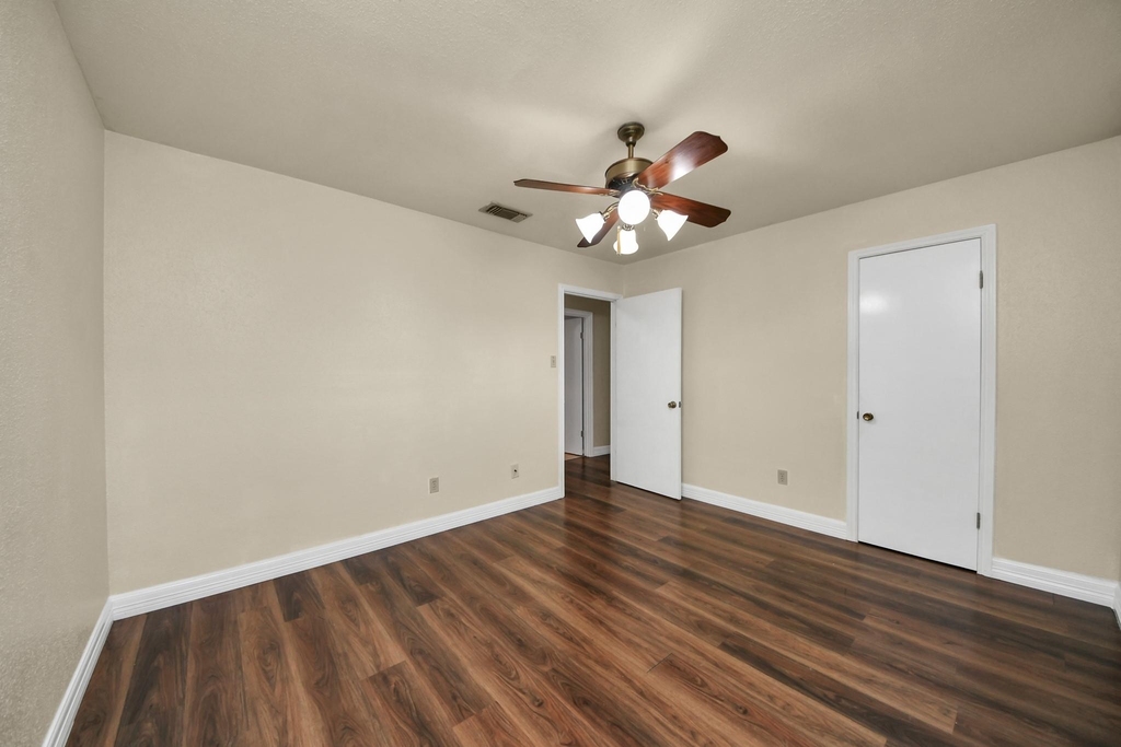 8407 Kirchner Road - Photo 16