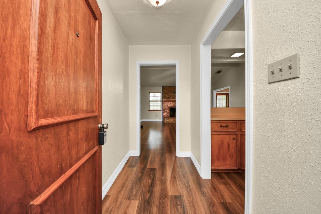 8407 Kirchner Road - Photo 2