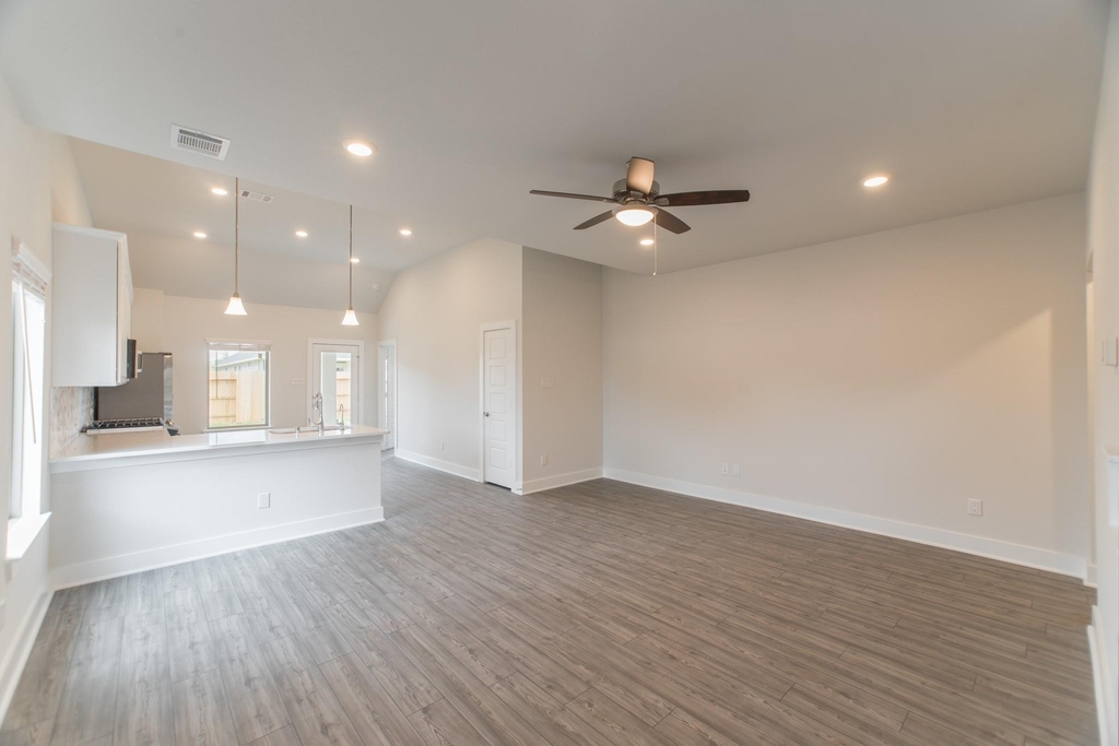 10539 Preserve Way - Photo 3