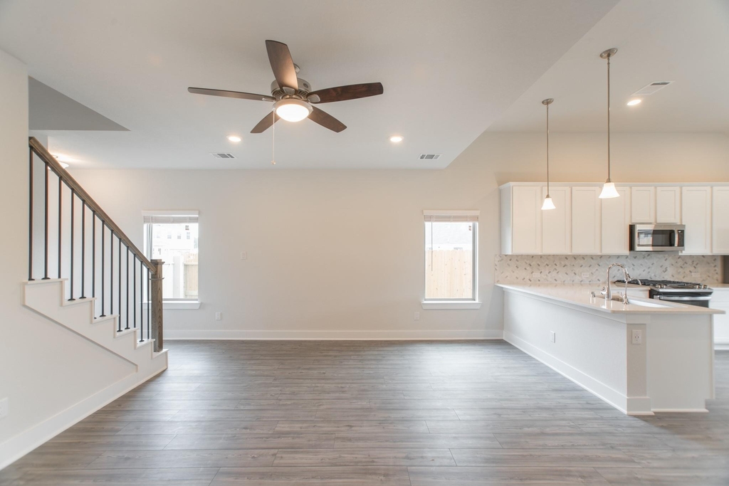 10539 Preserve Way - Photo 5