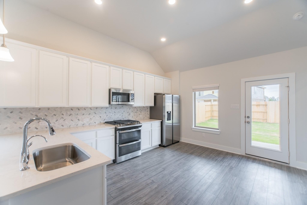 10539 Preserve Way - Photo 9
