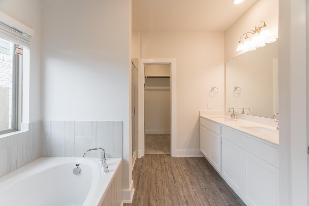 10539 Preserve Way - Photo 14