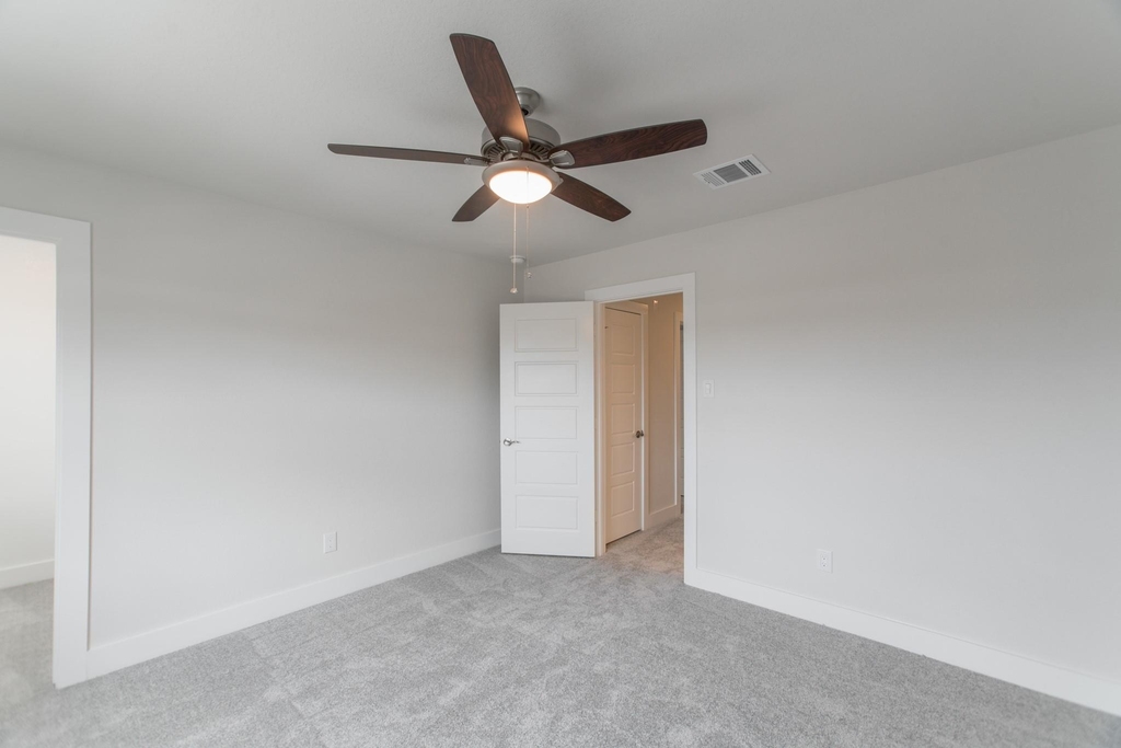 10539 Preserve Way - Photo 25