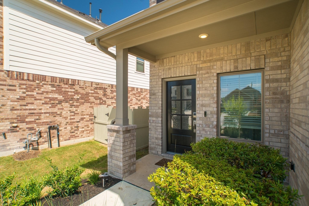 10539 Preserve Way - Photo 2