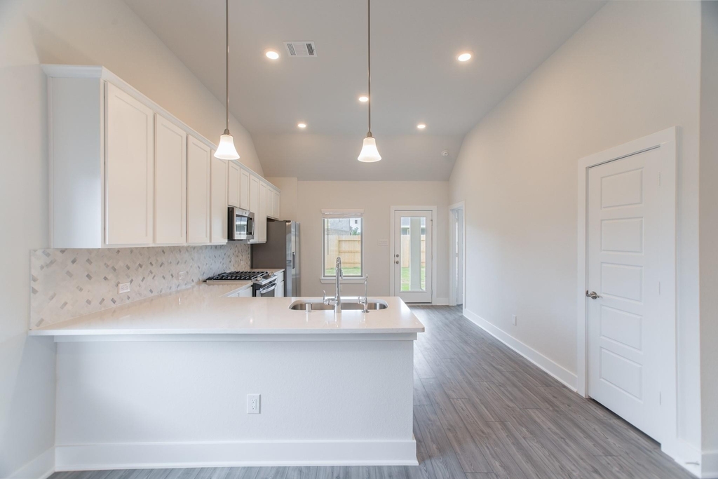 10539 Preserve Way - Photo 7