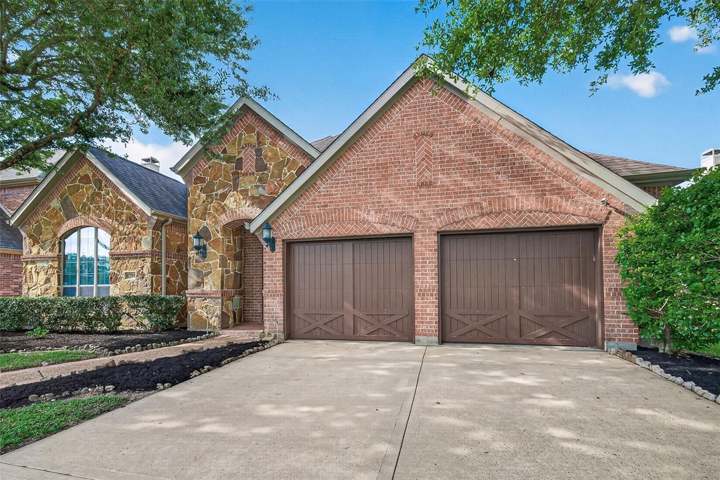 6726 Hathaway Lane - Photo 1
