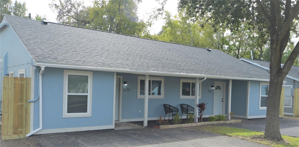 5422 Pine Avenue - Photo 3