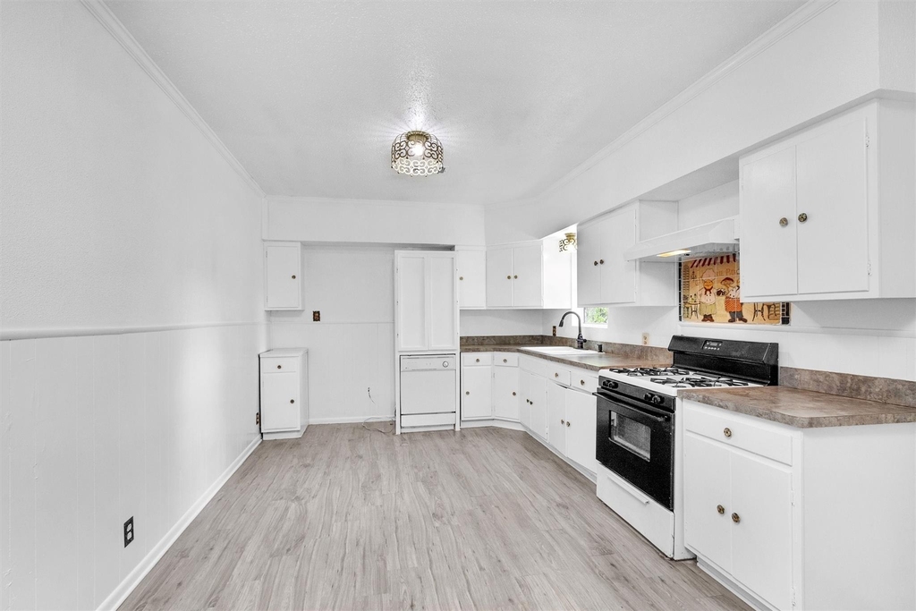 19355 Forest Lane Circle - Photo 11