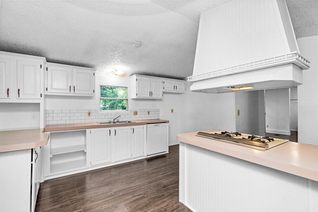 19339 Forest Lane Circle - Photo 16