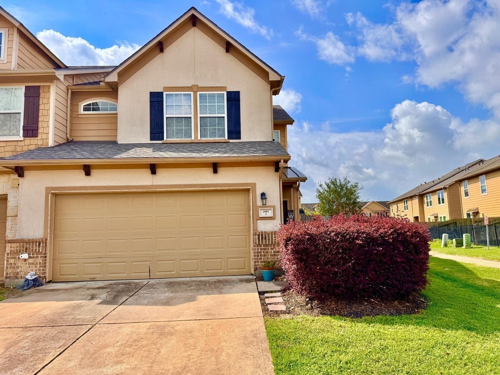 3947 Calgary Circle - Photo 0