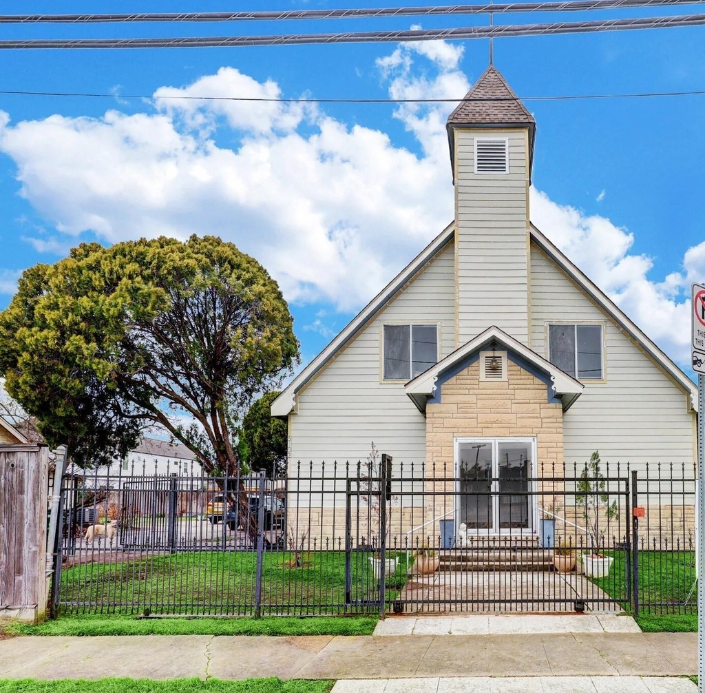 5102 Center Street - Photo 0