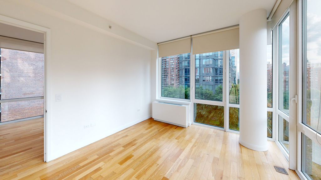 808 Columbus Ave - Photo 3