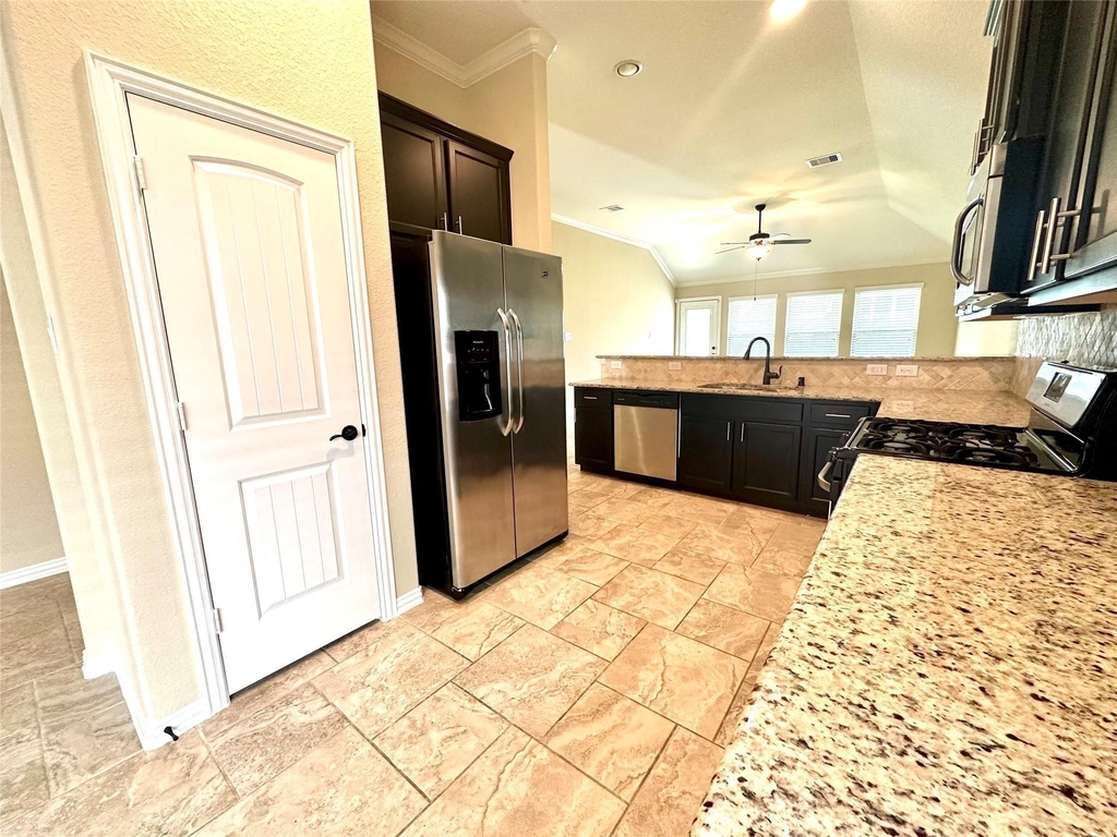 14818 Raleighs Meadow Court - Photo 2