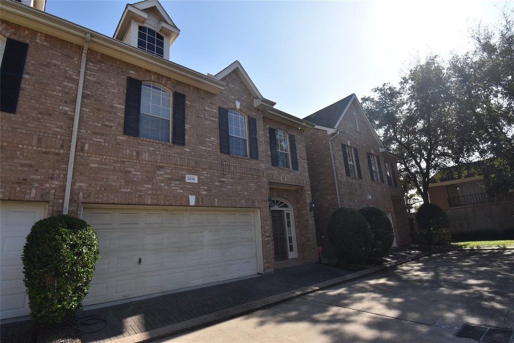 2835 Briarhurst Park - Photo 1