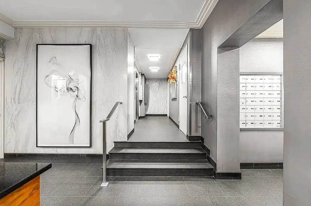 East 35th Street - Photo 8