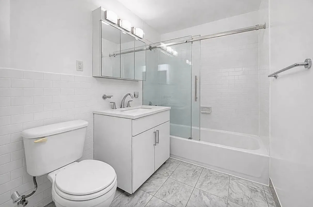 East 35th Street - Photo 6