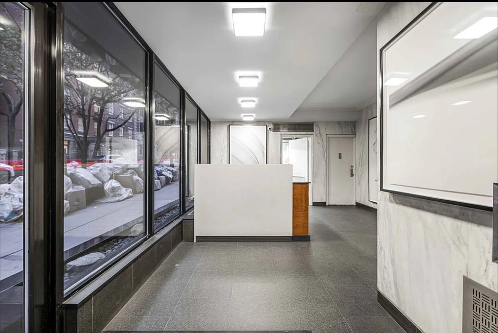 East 35th Street - Photo 9