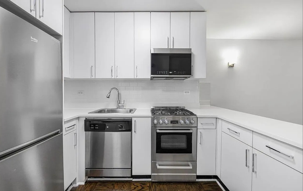 East 35th Street - Photo 4