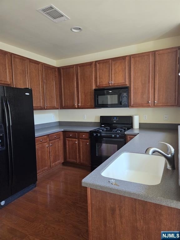 2411 Ramapo - Photo 0