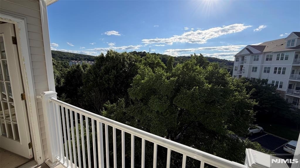 2411 Ramapo - Photo 16
