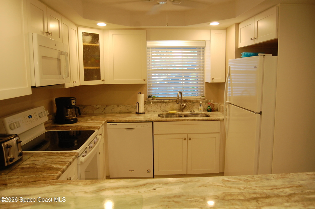 5350 Ocean Beach Boulevard - Photo 2