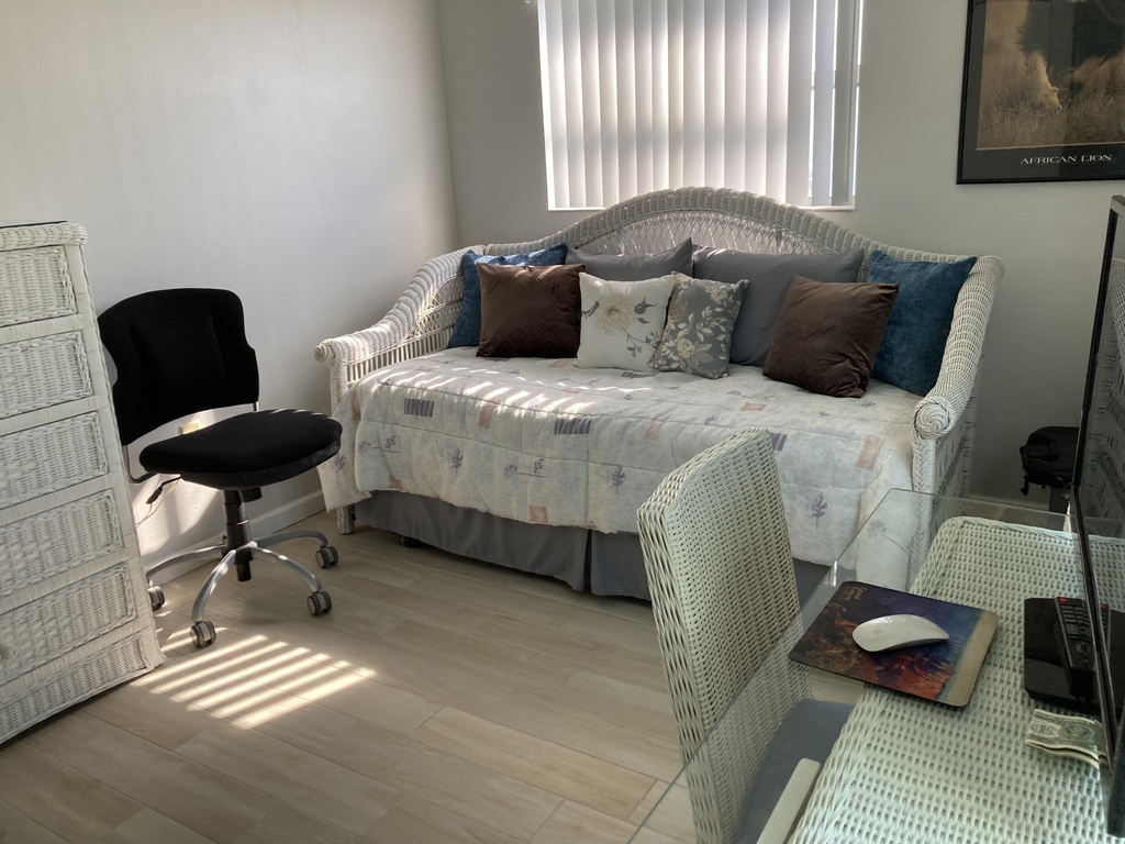 190 E Olmstead Drive - Photo 10
