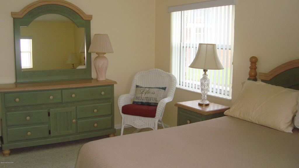 190 E Olmstead Drive - Photo 5