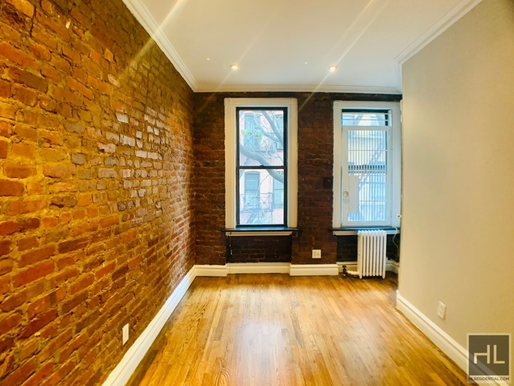 E 13th St. - Photo 3
