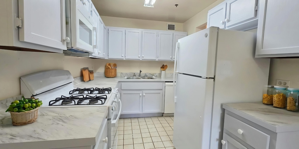1159 Yonkers Avenue - Photo 2