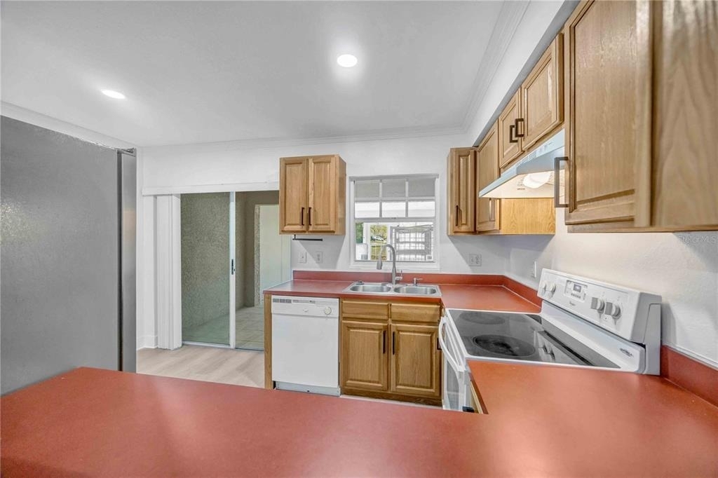 727 Kensington Lake Circle - Photo 20