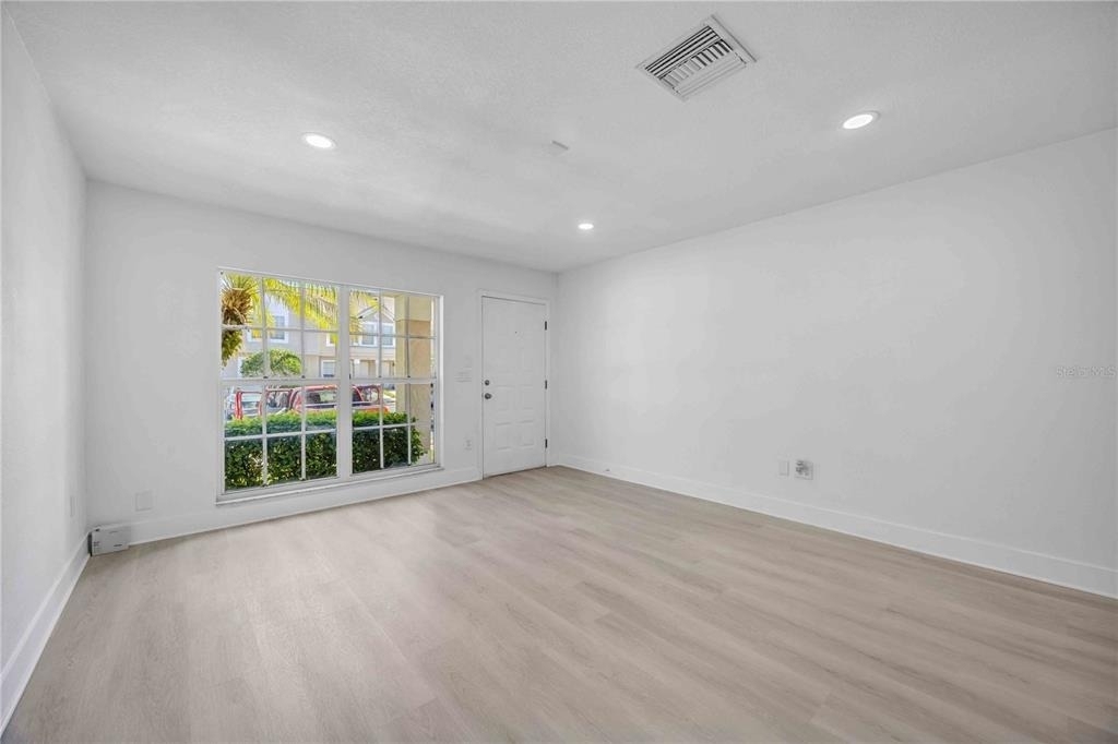 727 Kensington Lake Circle - Photo 7