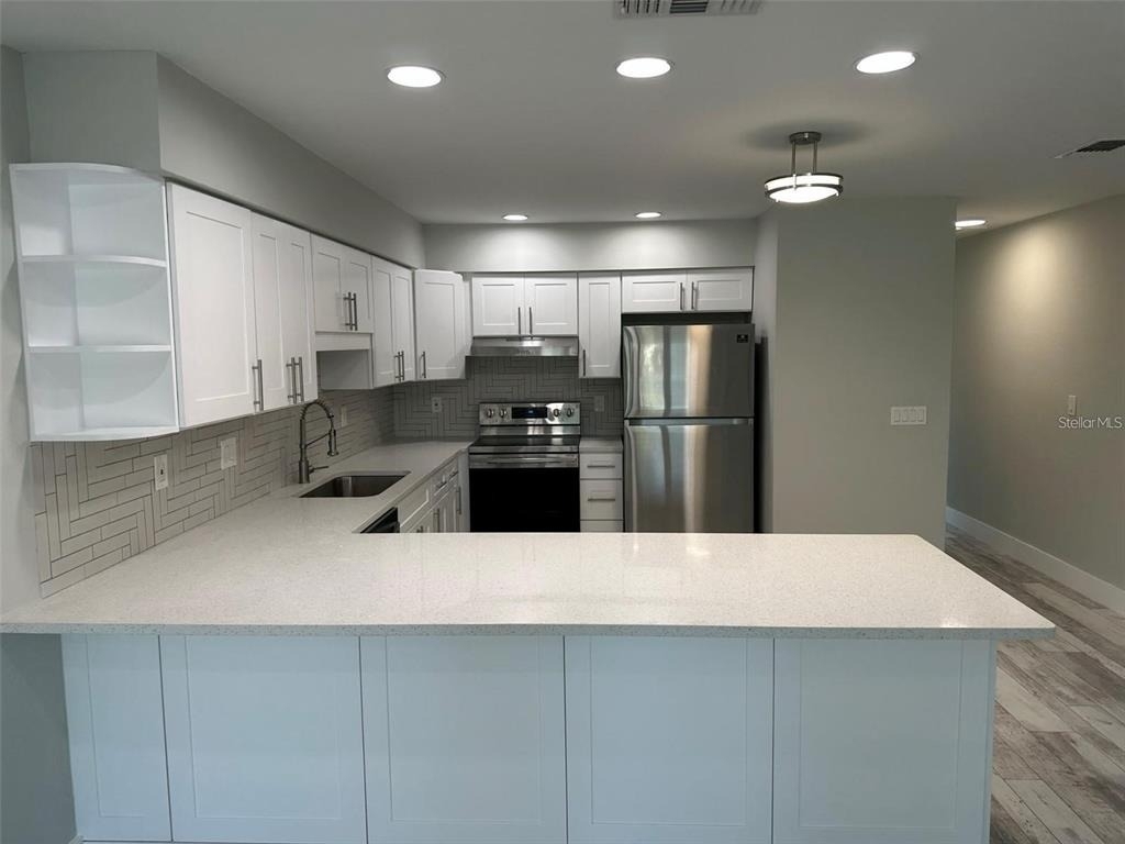 440 50th Avenue N - Photo 3