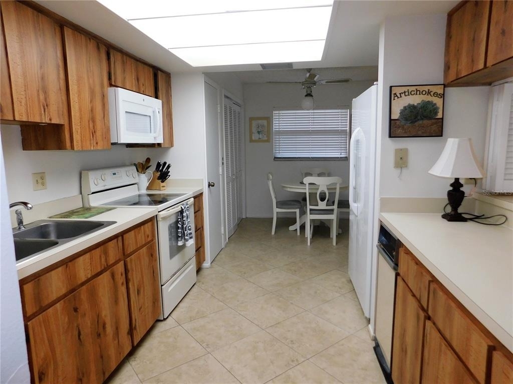 70 Joanne Place - Photo 10