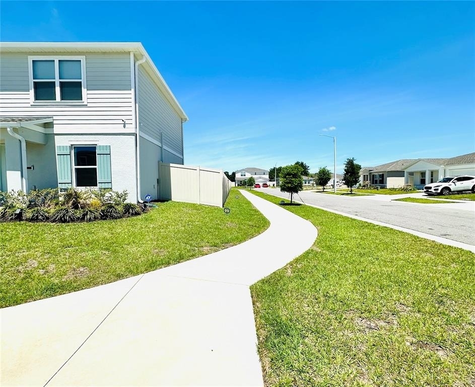 1053 Ambleside Dr - Photo 5
