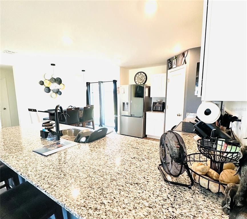 1053 Ambleside Dr - Photo 10