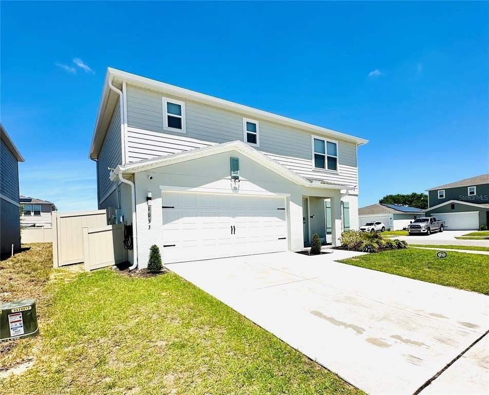 1053 Ambleside Dr - Photo 2