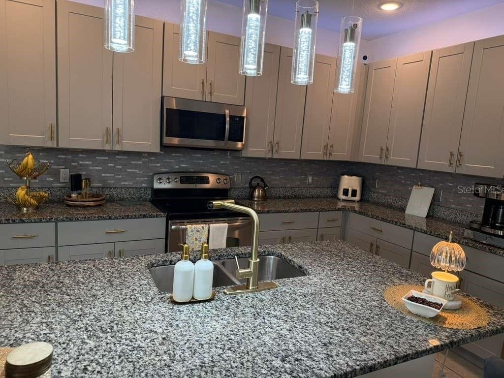 570 Feltrim Manor Road - Photo 0